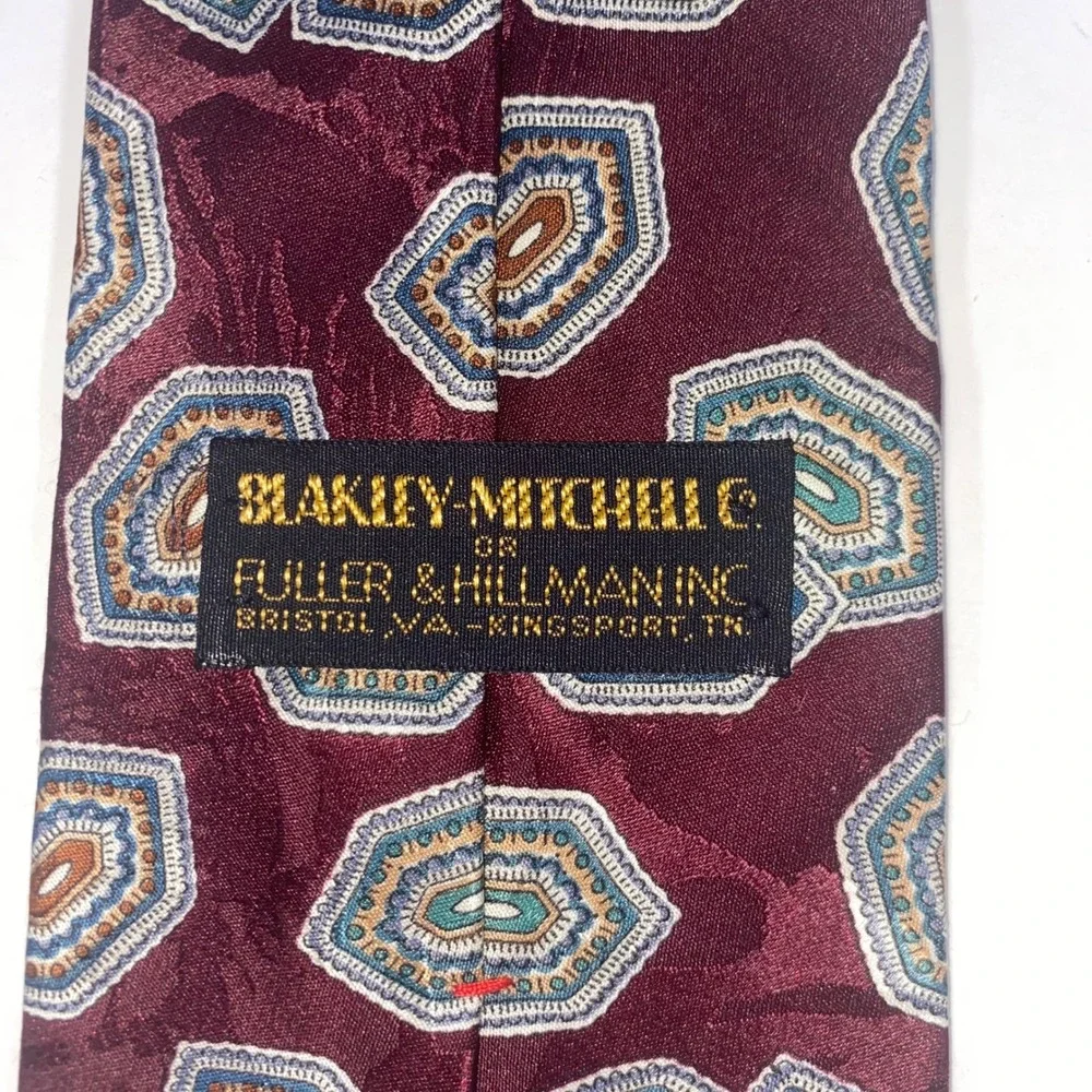 Park Avenue Mens Silk Tie Burgundy Geometric Medallion Made in USA‎ 2857